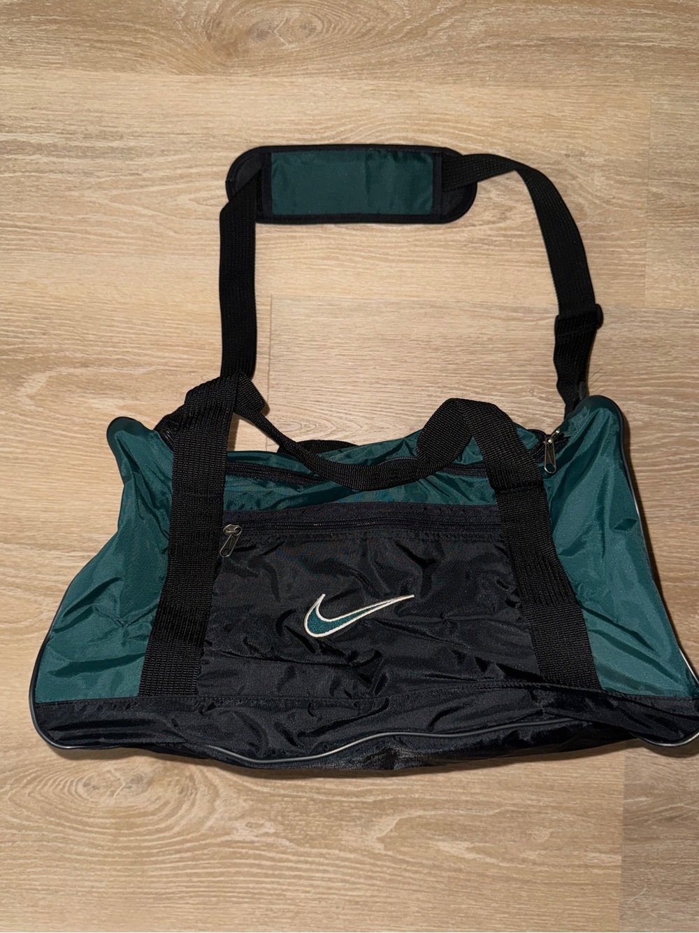 Vintage 90’s Medium Size Nike Duffel Bag